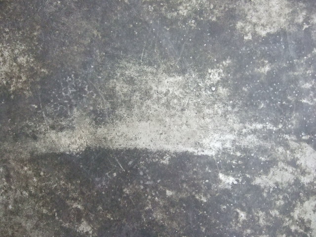 床にこびり付いた汚れもシートの水を掛けると軽くこするだけで落ちます。