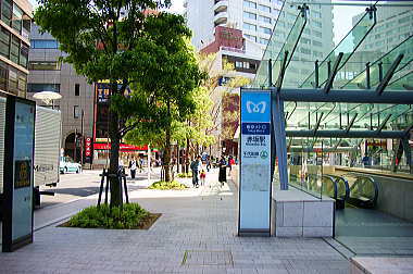 地下鉄赤坂駅出入口