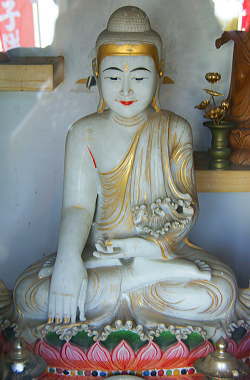 ミヤンマーからの釈迦像
