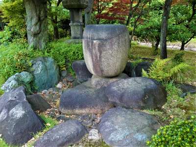 摂津御影石の水鉢