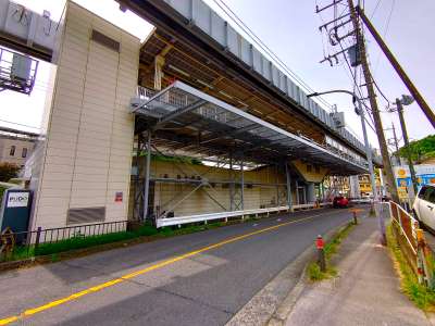 西鎌倉駅（大船駅より路線距離４．７ｋｍ）